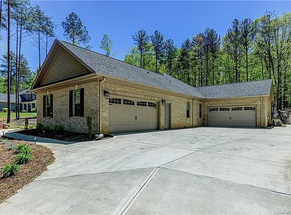 2nd image of 7359 Bay Cove Ct