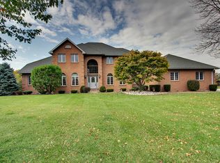 1925 Sherwood Lks, Quincy, IL 62305