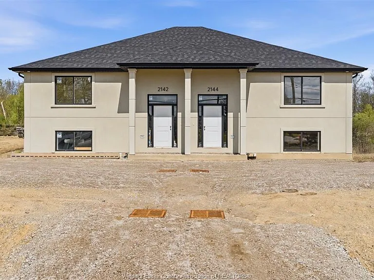 2142 Daytona Ave — Photo 2