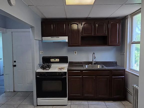 5th image of 257 S 11th St #2A