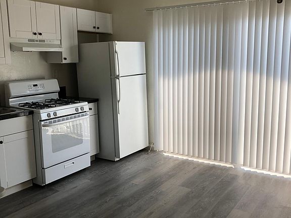 4th image of 440 S Oxford Ave #1B