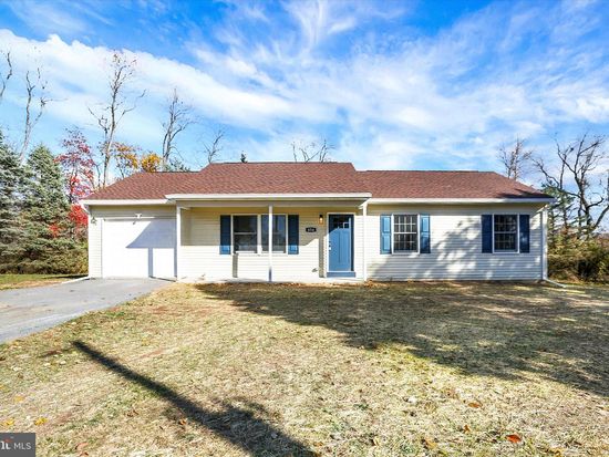 454 Stone Church Rd, Carlisle, PA 17015