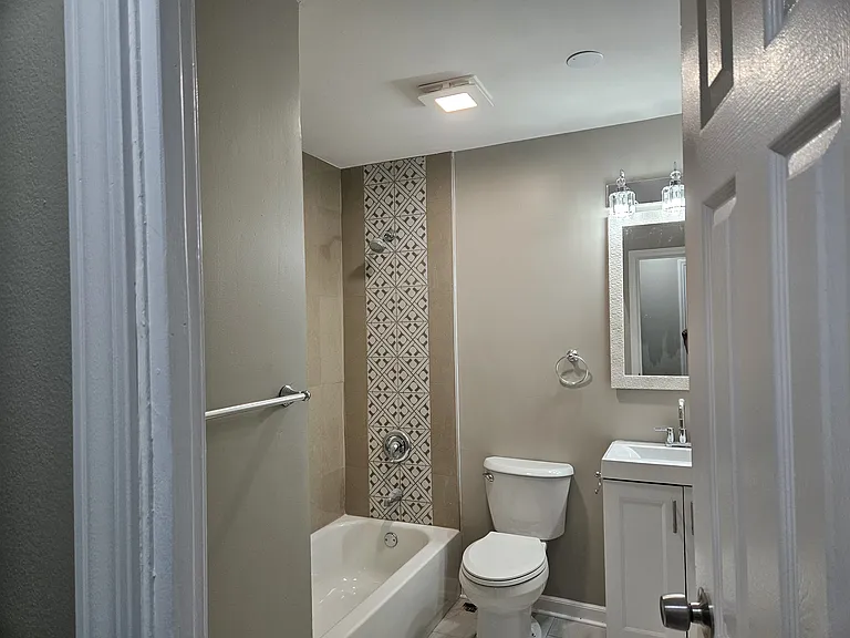 1020 S Park Blvd — Photo 6