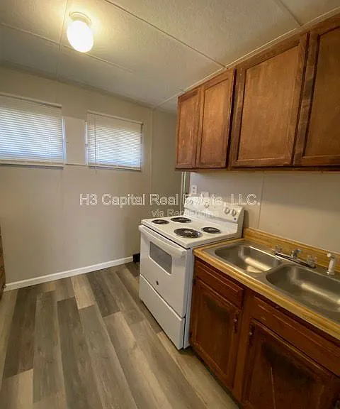 809 Greenwood St — Photo 8