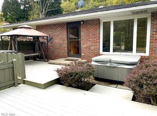 64 Laipple St, Bridgeport, OH 43912