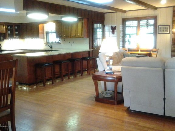 3rd image of 2170 Foxwood Ct