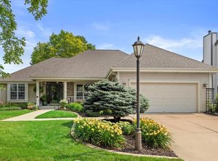 1705 Hunter Rd, Waukesha, WI 53189
