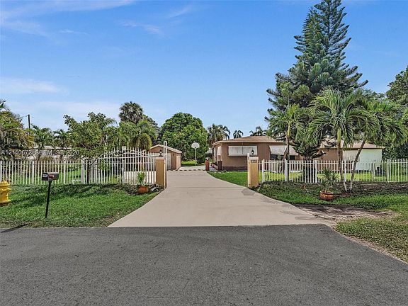 2nd image of 5220 SW 26th Ter