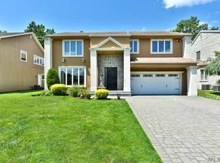 23 Sunset Rd W, Albertson, NY 11507