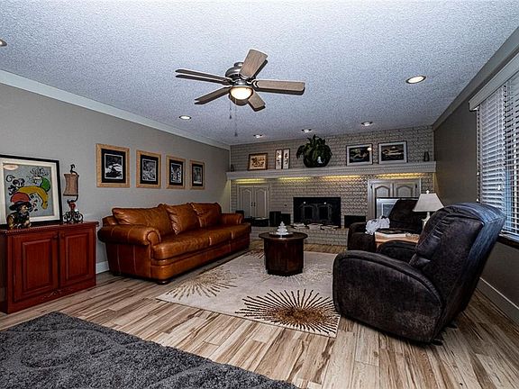 4th image of 5418 Walden St