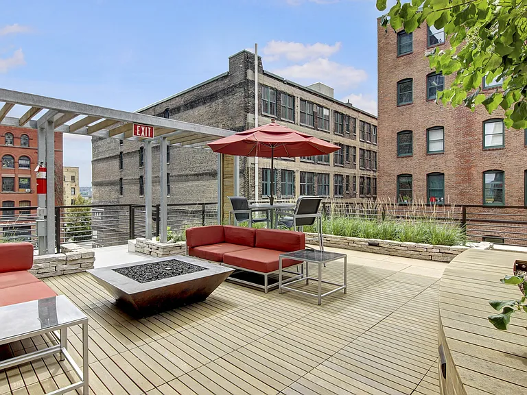 Lofts at Farmers Market Apartment Homes — Photo 17
