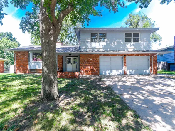 3231 N Clarence Cir, Wichita, KS 67204
