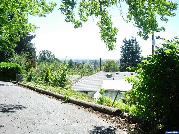 5th image of 1505 Bonnie Way NW