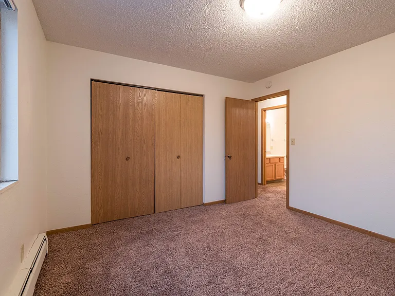 Belmont Apartments — Photo 10