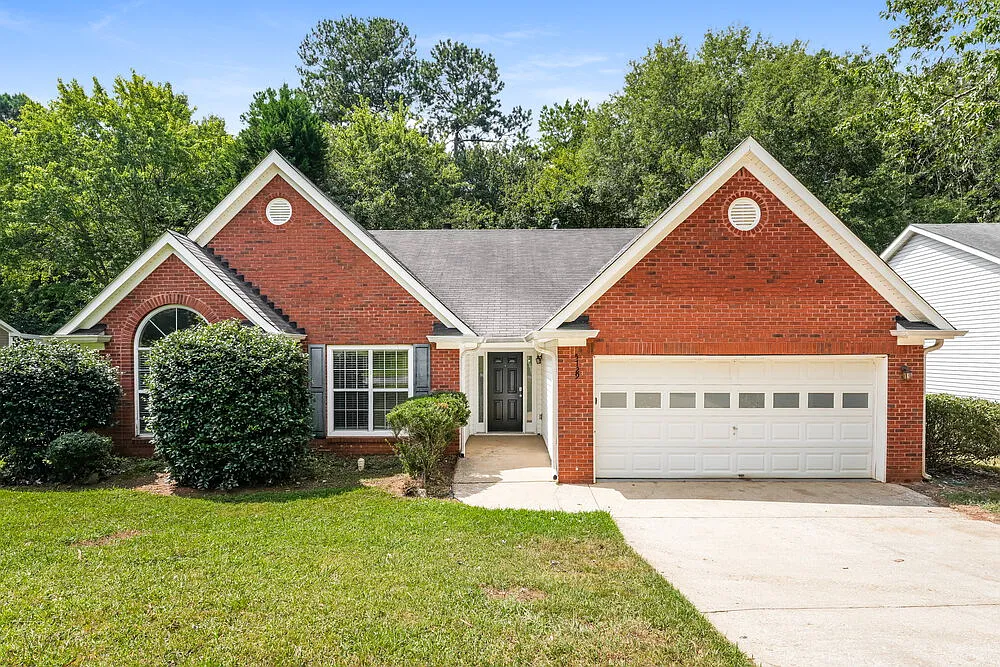 3 bed, 2.0 bath, 1996 sqft, $2,090 — Photo 1