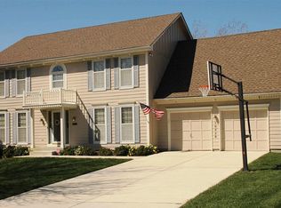10528 Barton St, Overland Park, KS 66214