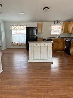 38 Lathrop Ct — Photo 1
