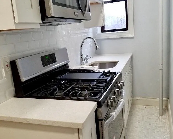 821 Bergen Ave #C6 — Photo 5