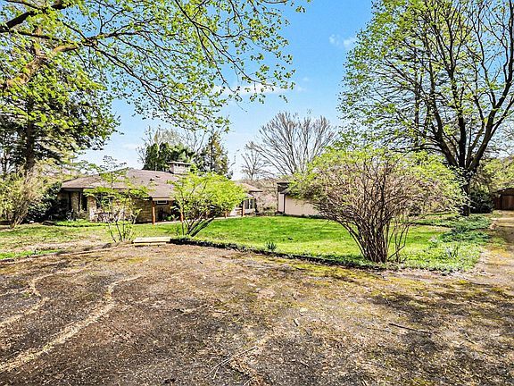 5th image of 501 Morris Dr