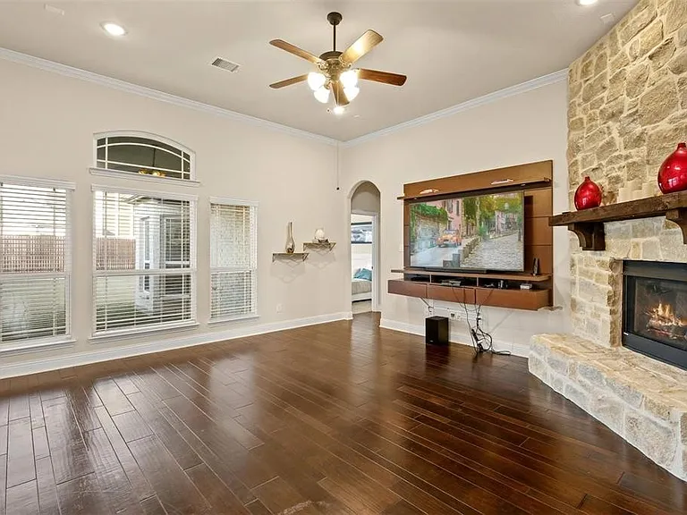 1313 Baynes Dr — Photo 16
