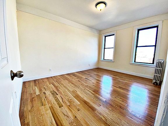 2nd image of 86 Bay 26th St #4