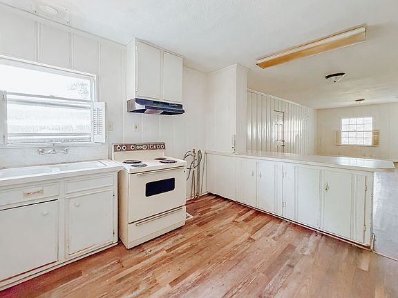3rd image of 409 S 31st St
