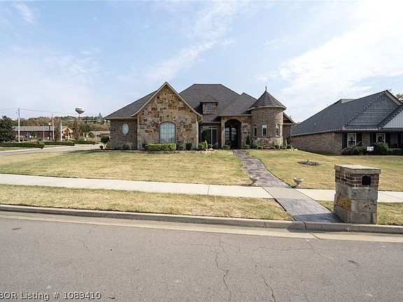 3rd image of 7920 Rome Way