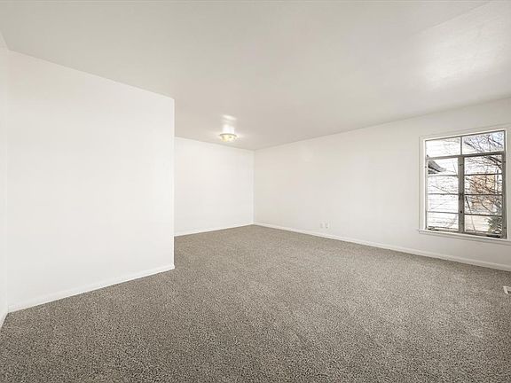 3rd image of 2516 NE 14th St