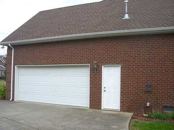4th image of 401 Liberty Dr