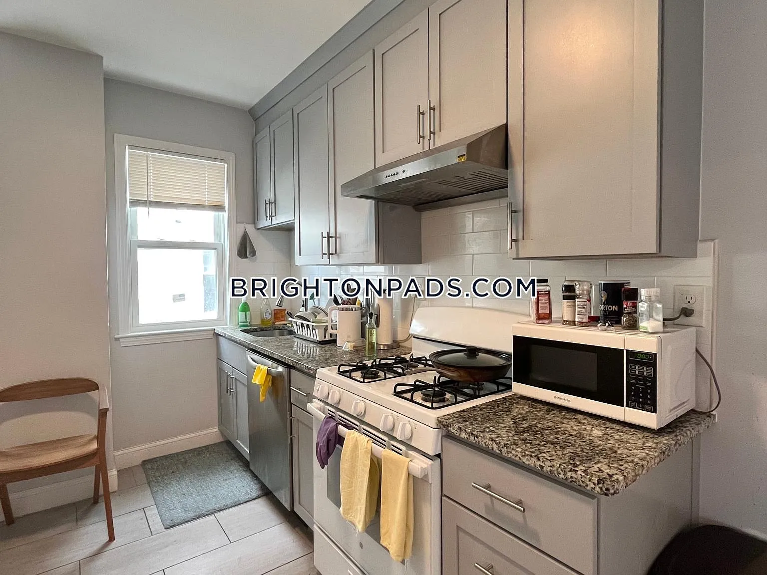 3 bed, 9999 sqft, $3,100 — Photo 4