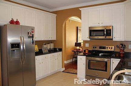 Stainless Appliances & Granite