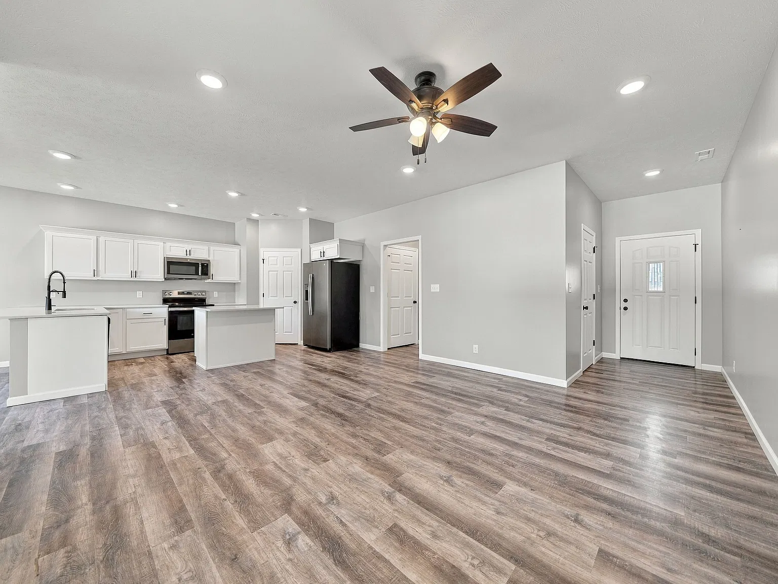 3 bed, 1876 sqft, $2,350 — Photo 3