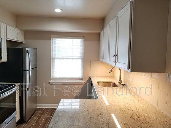 4th image of 2106 N Scott St APT 39