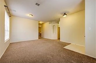 3rd image of 1411 Sunrise Ln