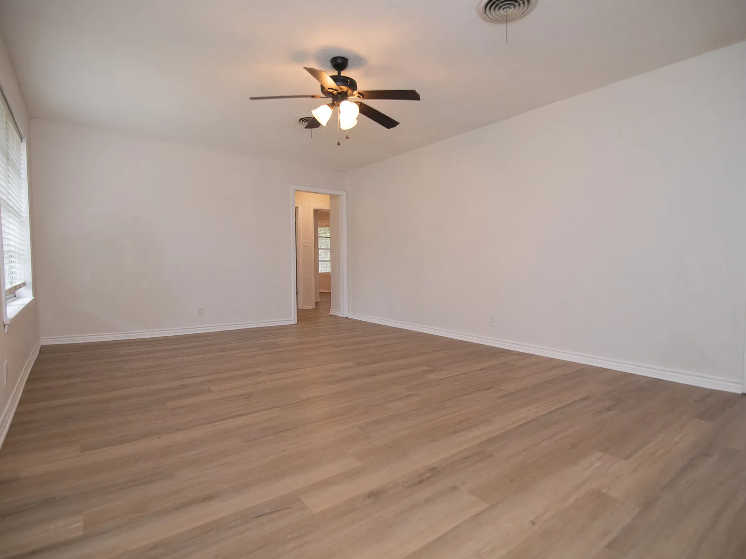 3 bed, 1284 sqft, $1,425 — Photo 4
