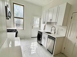 100 Powers St APT 1L, Brooklyn, NY 11211