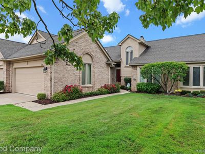 4307 Reflections Dr, Sterling Heights, MI, 48314