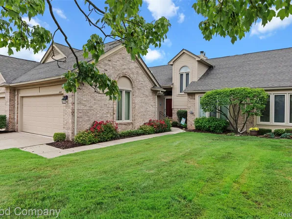 4307 Reflections Dr, Sterling Heights, MI 48314