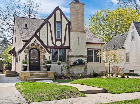 910 Delaware Ave, West Saint Paul, MN 55118
