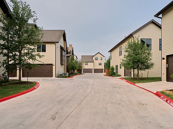 2nd image of 2209 Woodland Ave #302