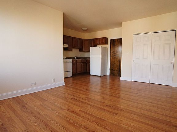 2nd image of 2600 N Kimball Ave #987