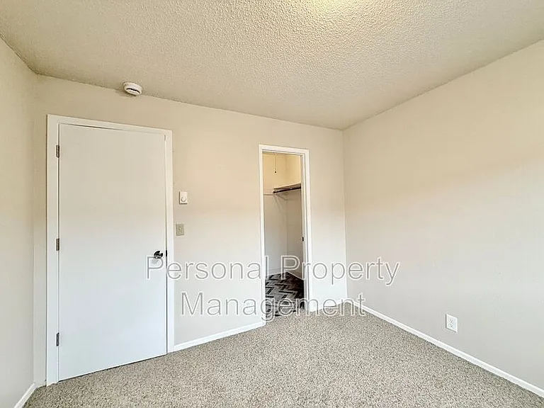 928 NE 86th St — Photo 6