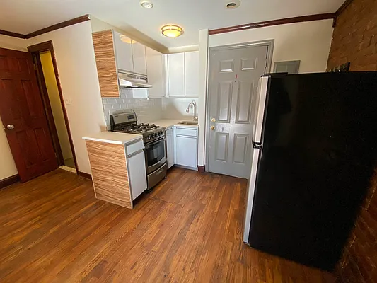 Rented by Lang Realty LLC | media 15