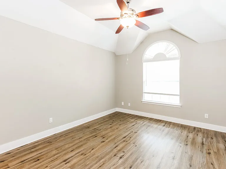 1804 Sandalwood Ln — Photo 14