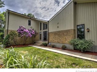 616 Chestnut Ridge Rd, Orange, CT 06477