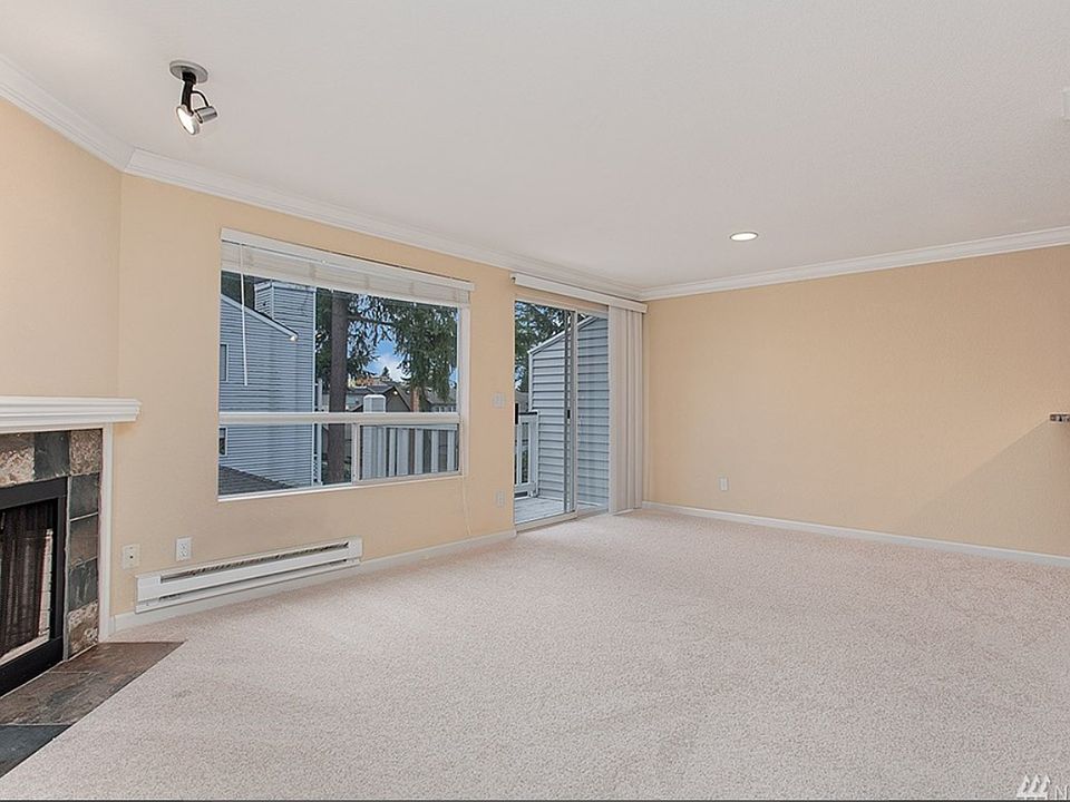 1st image of 1011 156th Ave NE Unit 318