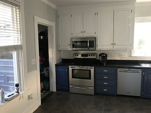 3rd image of 22 Brook St