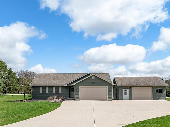 3rd image of N6008 Forest Ridge Road