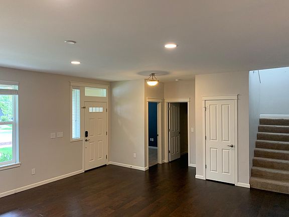 5th image of 18106 Village Pkwy E