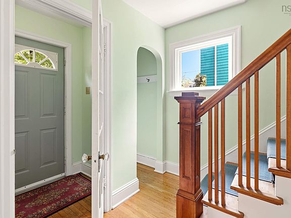 2nd image of 828 Bridges St